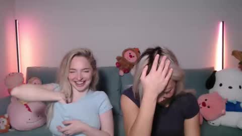 Snapshot of vivianwinters chatting on 11.26.25 vivianwinters online show from 11.26.25