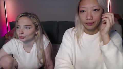 Snapshot of vivianwinters chatting on 11.30.25 vivianwinters online show from 11.30.25