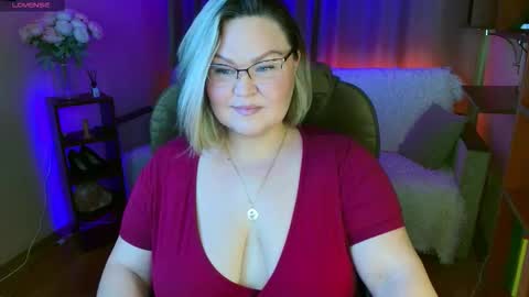 Vivien online show from 10.17.25