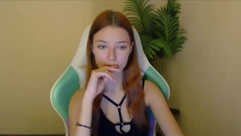 Vivien online show from 12.12.24