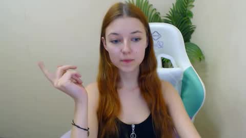 Vivien online show from 02.05.25