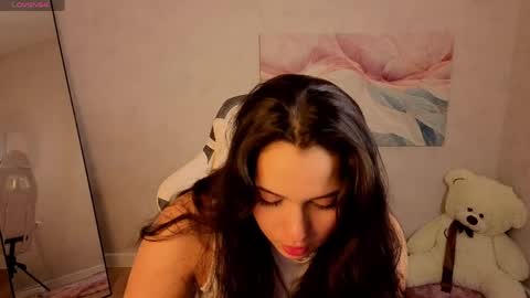 Snapshot of vivien_ross chatting on 05.05.26 vivien_ross online show from 05.05.26