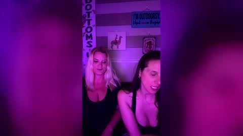 Snapshot of vivienesky chatting on 05.16.26 vivienesky online show from 05.16.26