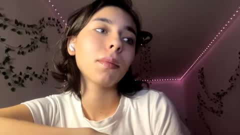 Vivi online show from 11.23.25