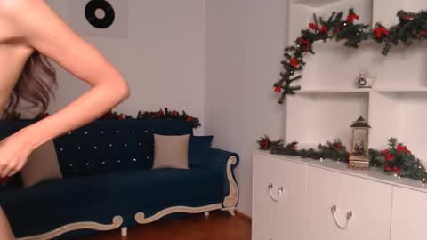 Vivienne online show from 12.15.24