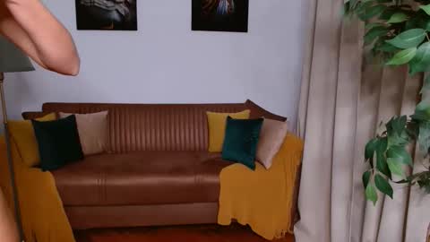 Snapshot of vivienneclement chatting on 03.13.26 Vivienne online show from 03.13.26