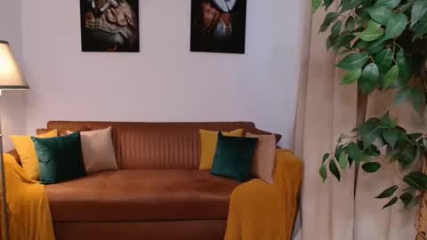 Snapshot of vivienneclement chatting on 03.31.26 Vivienne online show from 03.31.26