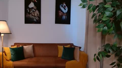 Snapshot of vivienneclement chatting on 04.01.26 Vivienne online show from 04.01.26