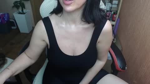 Snapshot of vivo244 chatting on 05.19.26 Eva online show from 05.19.26