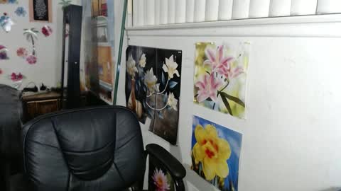 Snapshot of vixenfyre chatting on 12.19.24 Vixen Fyre online show from 12.19.24