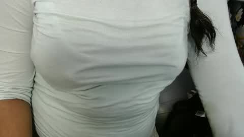 Snapshot of vixenfyre chatting on 01.16.25 Vixen Fyre online show from 01.16.25