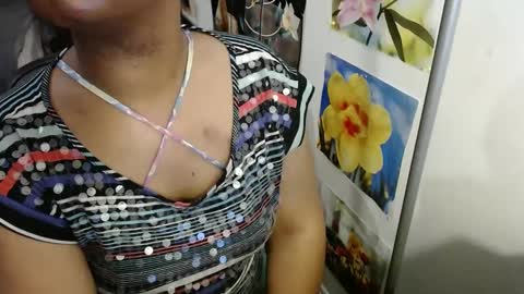 Snapshot of vixenfyre chatting on 01.17.25 Vixen Fyre online show from 01.17.25