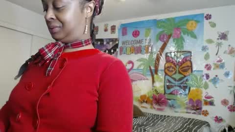 Snapshot of vixenfyre chatting on 02.16.25 Vixen Fyre online show from 02.16.25