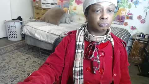 Snapshot of vixenfyre chatting on 02.17.25 Vixen Fyre online show from 02.17.25