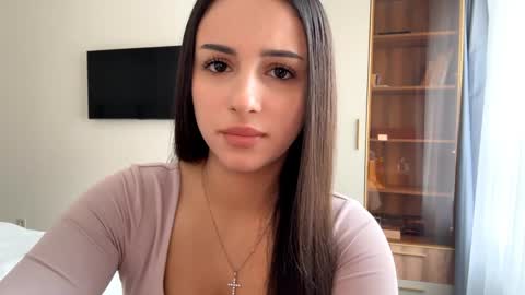 Miss Mia online show from 04.04.26