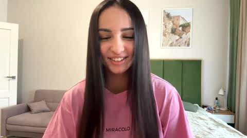 Snapshot of vixy_luna chatting on 04.28.26 Miss Mia online show from 04.28.26