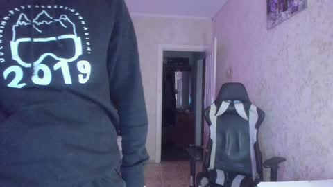 Snapshot of vlad1605 chatting on 02.05.25 Martin online show from 02.05.25