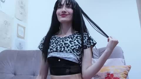 LOLA online show from 10.18.25