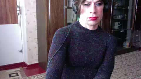 Snapshot of vladiskin chatting on 06.12.26 Violetta Elysia online show from 06.12.26