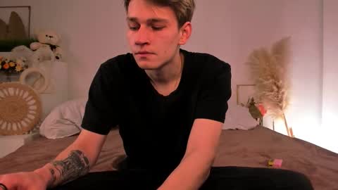 Snapshot of volan_starts chatting on 02.25.26 Dan online show from 02.25.26