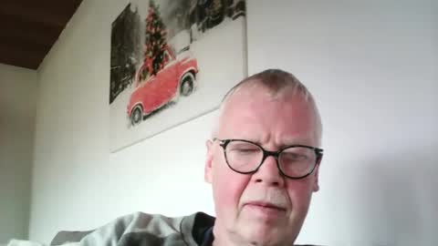 Snapshot of volkeronly chatting on 02.04.25 volkeronly online show from 02.04.25