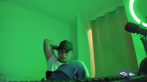 volt_boy57 online show from 11.04.25