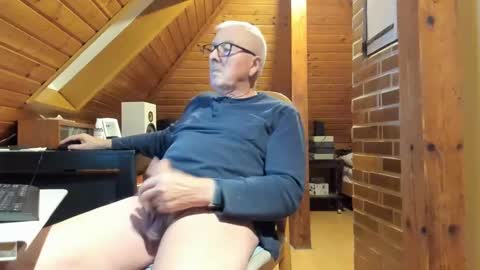 Snapshot of vonrex1 chatting on 12.20.24 heinz online show from 12.20.24