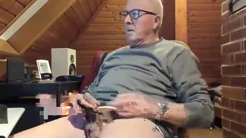 Snapshot of vonrex1 chatting on 01.06.25 heinz online show from 01.06.25