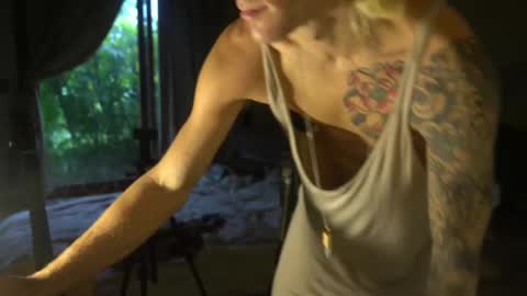 Voodoo and Lucy online show from 09.28.25