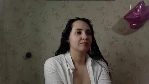 Snapshot of voulezvous_angel chatting on 02.17.26 voulezvous_angel online show from 02.17.26