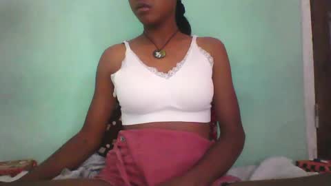 Snapshot of vounialdy chatting on 02.14.25 vounialdy online show from 02.14.25