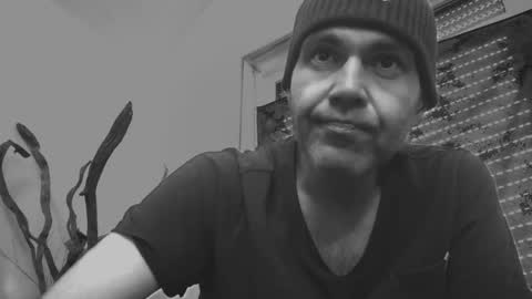 Snapshot of voyeuredeluxe chatting on 03.21.26 voyeuredeluxe online show from 03.21.26