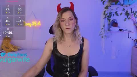 Vikky online show from 11.02.25