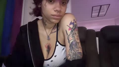 Snapshot of vveejay48826 chatting on 09.09.25 vveejay online show from 09.09.25