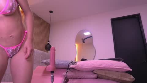 Snapshot of vvioleta_ chatting on 05.27.26 Violeta online show from 05.27.26
