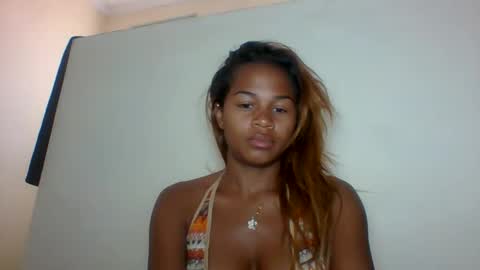 Snapshot of vynarahot chatting on 05.21.26 vynarahot online show from 05.21.26