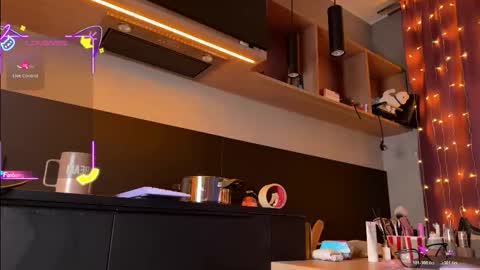 Snapshot of vynila chatting on 02.03.26 ILONA A week goal new laptop online show from 02.03.26