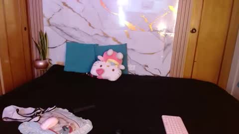 kitty SUPORT ME AND MY BABY SINGLE MOMY online show from 03.30.26