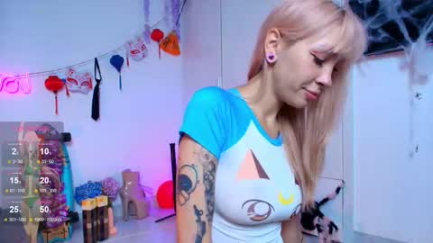 Snapshot of waifu_exe chatting on 11.21.25 Waifu exe online show from 11.21.25