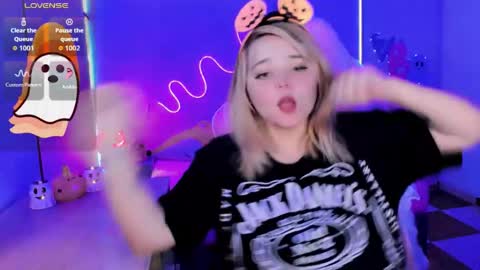   online show from 10.19.25