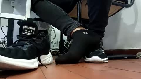 Snapshot of waltherfeet_ chatting on 11.27.25 WaltherFeet online show from 11.27.25