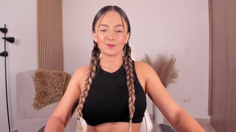 Snapshot of wandathompson_ chatting on 02.18.25 Wanda online show from 02.18.25
