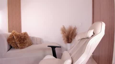 Snapshot of wandathompson_ chatting on 02.19.25 Wanda online show from 02.19.25