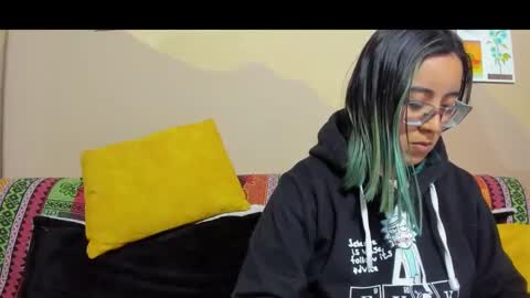 Waningrose  Lu online show from 10.12.25