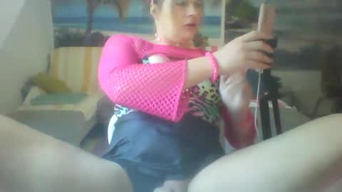 Snapshot of wannafeelitall chatting on 12.22.24 Emilia inst  online show from 12.22.24