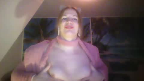 Snapshot of wannafeelitall chatting on 01.01.25 Emilia inst  online show from 01.01.25