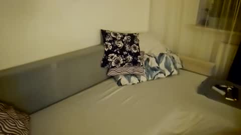 Snapshot of wants_us_more chatting on 11.23.25 Crystall Couple online show from 11.23.25