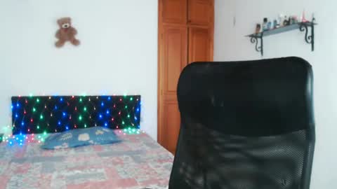 Snapshot of warrior_xena chatting on 01.11.25 warrior_xena online show from 01.11.25