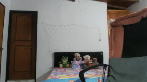 Snapshot of warrior_xena chatting on 02.12.25 warrior_xena online show from 02.12.25