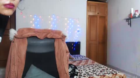 Snapshot of warrior_xena chatting on 02.19.25 warrior_xena online show from 02.19.25